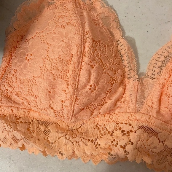 H&M Peach lace bralette - Picture 2 of 3